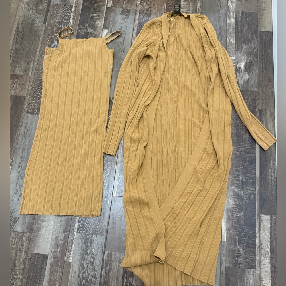 House of Harlow 1960 Golden‎ Ribbed Knit Set